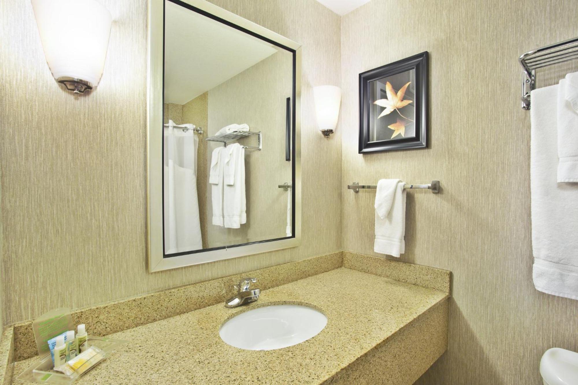 Holiday Inn & Suites Green Bay Stadium By Ihg Экстерьер фото