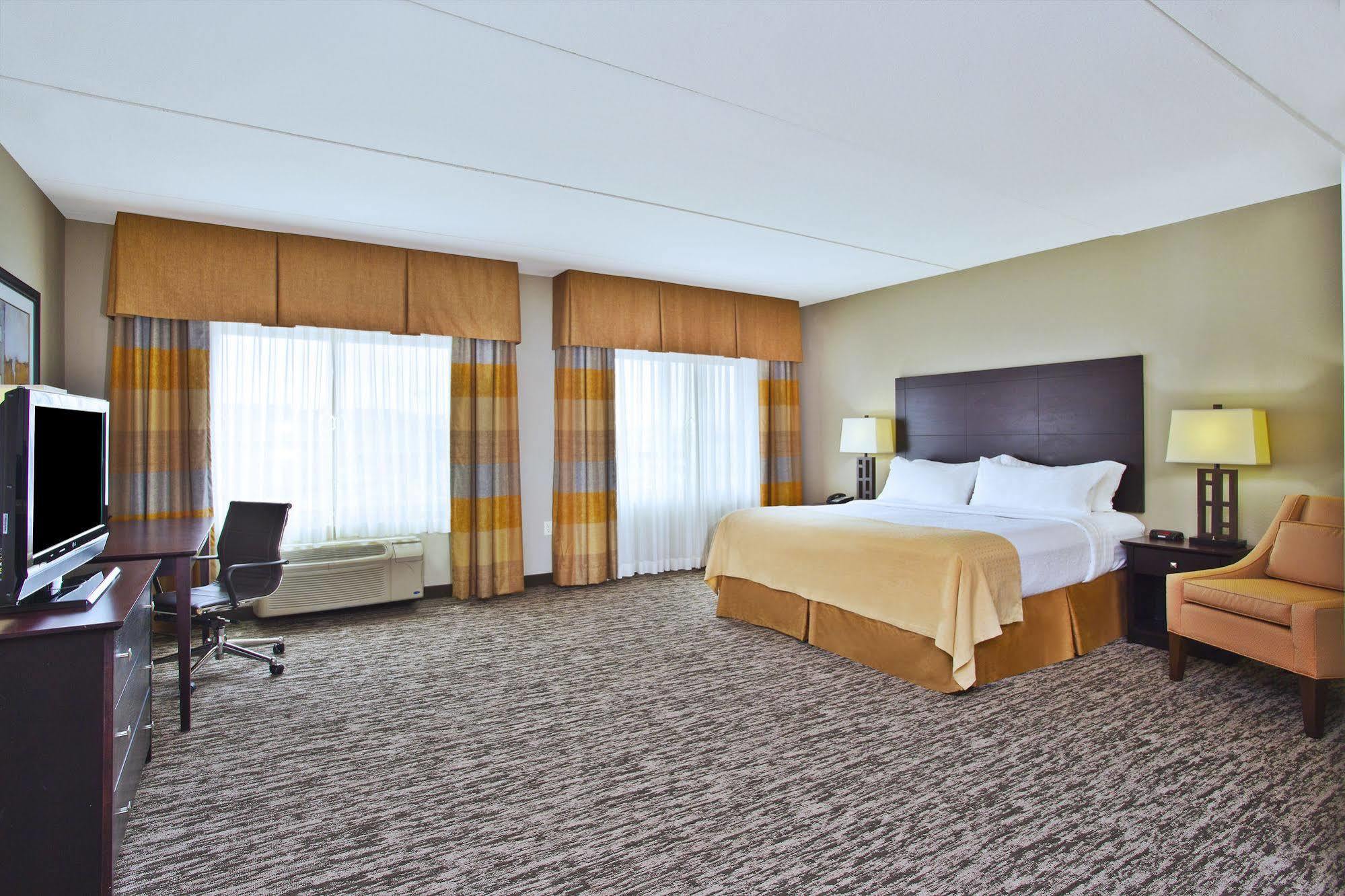 Holiday Inn & Suites Green Bay Stadium By Ihg Экстерьер фото